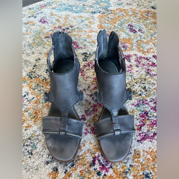 Gimmicks Heels Shoe - Picture 3 of 4